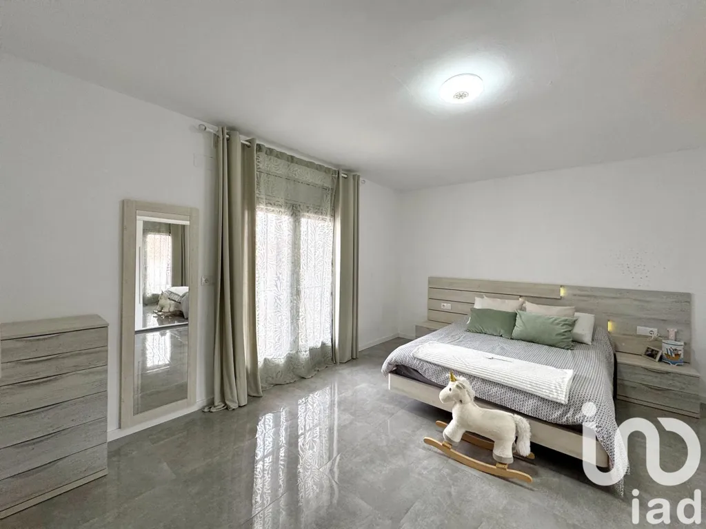 Chambres - Twin-Storey House with Multiple Terraces in Cambrils