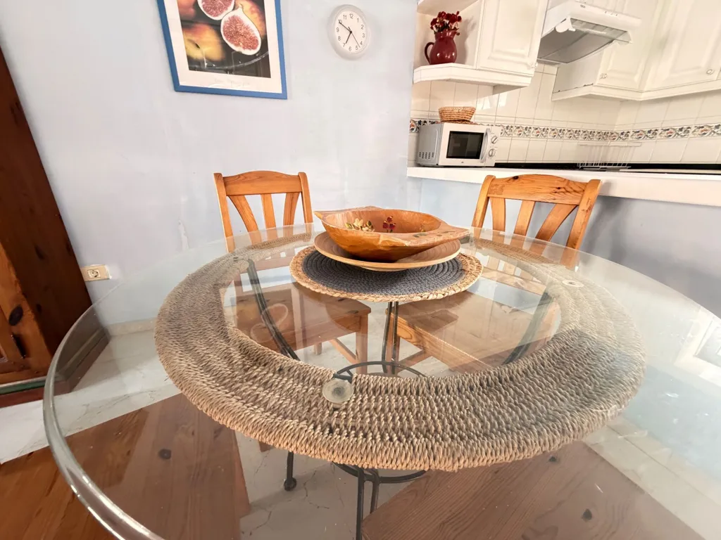 Söögituba - Renovated Apartment with Pool View in Las Arenas