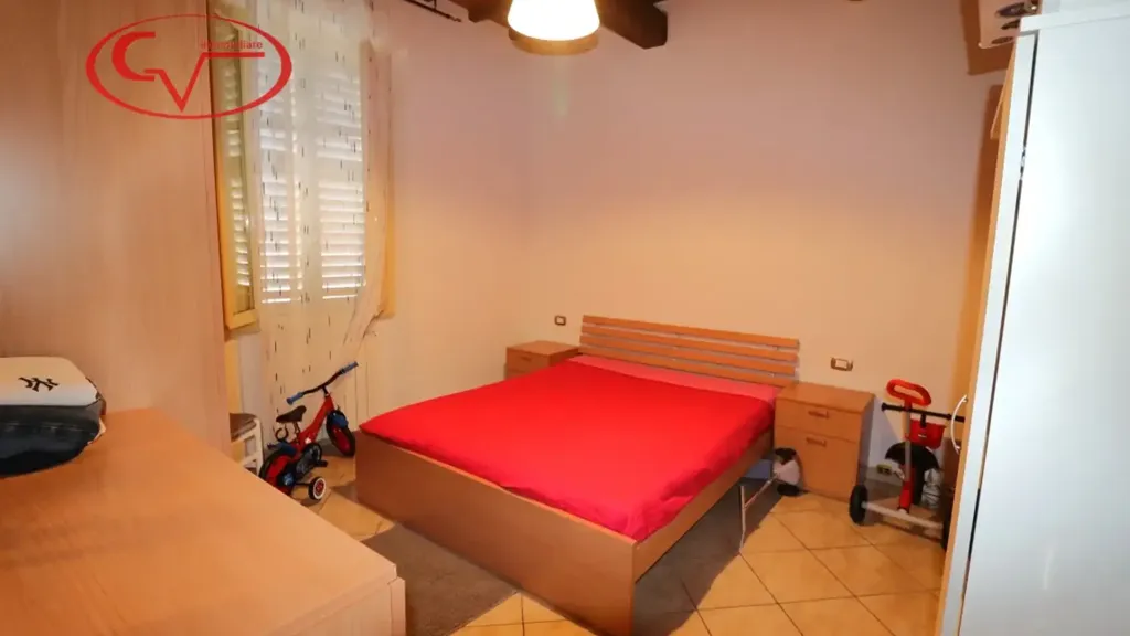 Chambres - Terraced Villa with Balcony in Montevarchi