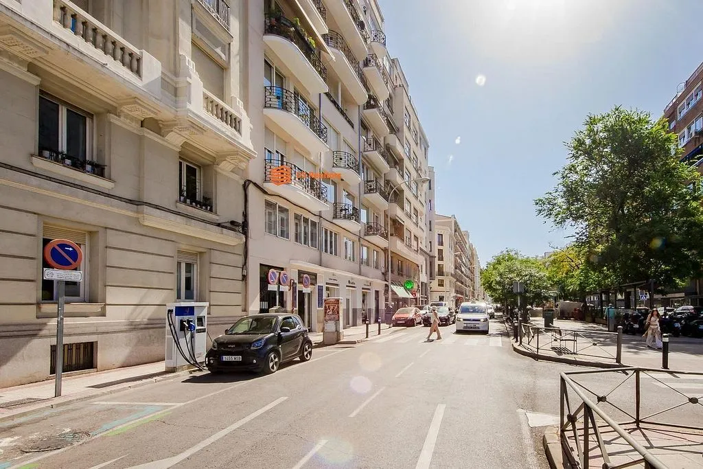 Välivaade - Modern Flat with A/C in Retiro District