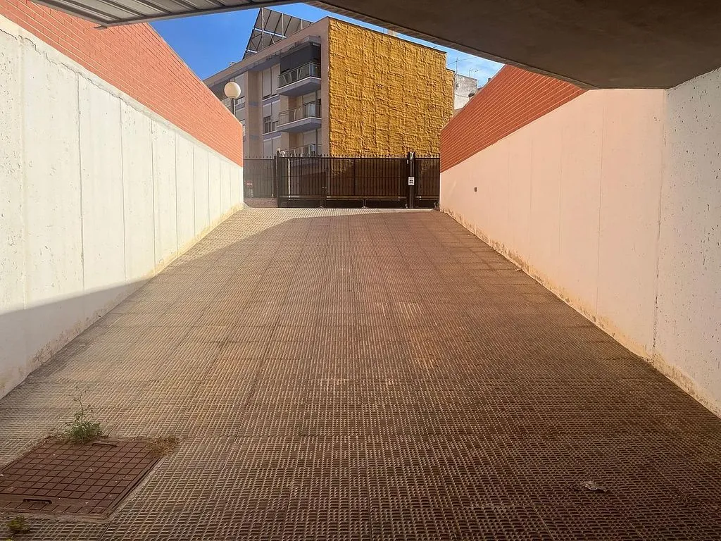 Exterior - Apartment with Balcony in Barrio de Peral