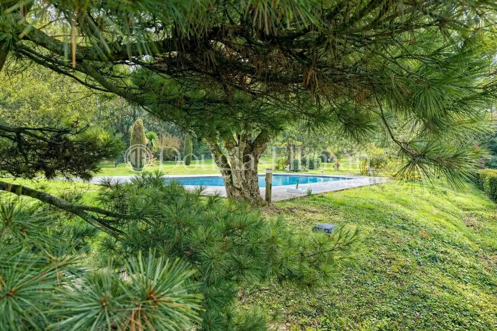 Bassein - Chartreuse with Pool in Hauts de Cenon