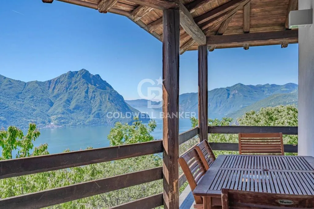 Terrasse - Panoramic Villa with Private Park in Costa Volpino