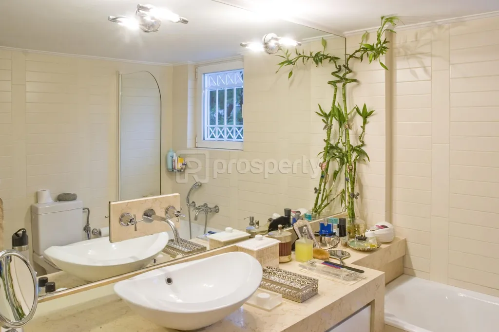 Salles de bain - Maisonette with Park Views in Vouliagmeni
