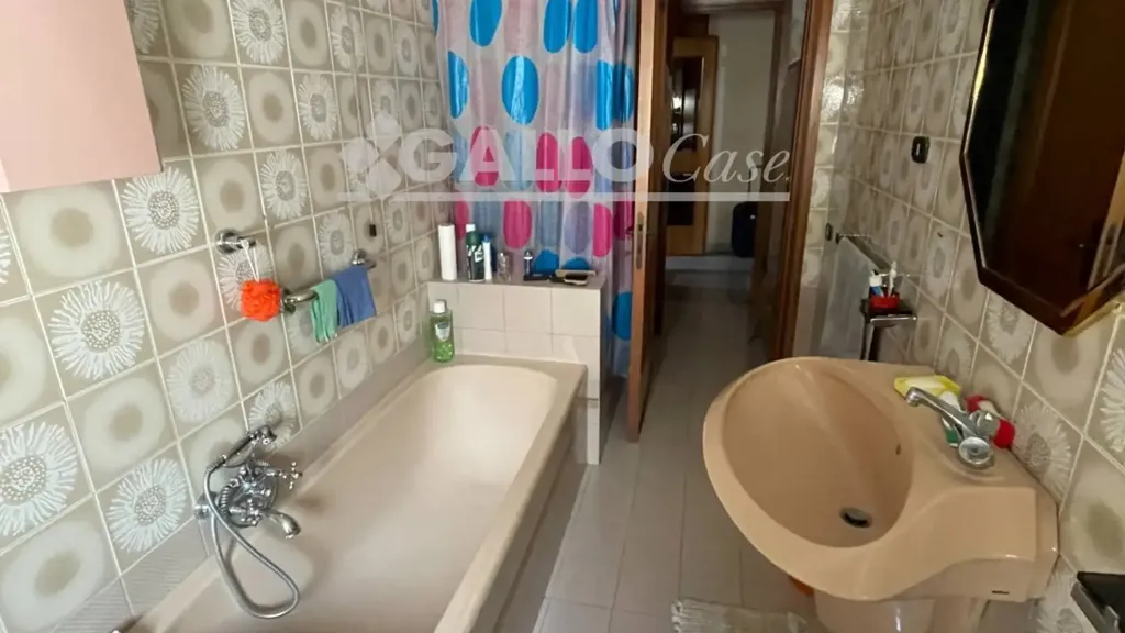 Salles de bain - Spacious Apartment with Terrace in Cosenza