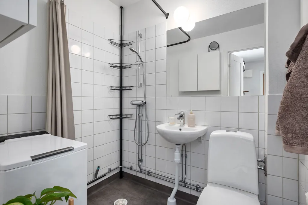 Salles de bain - Apartment with Balcony in Getbergsvägen