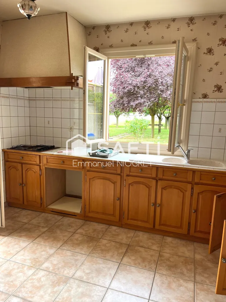 Kitchen - City House with Garden in Genlis
