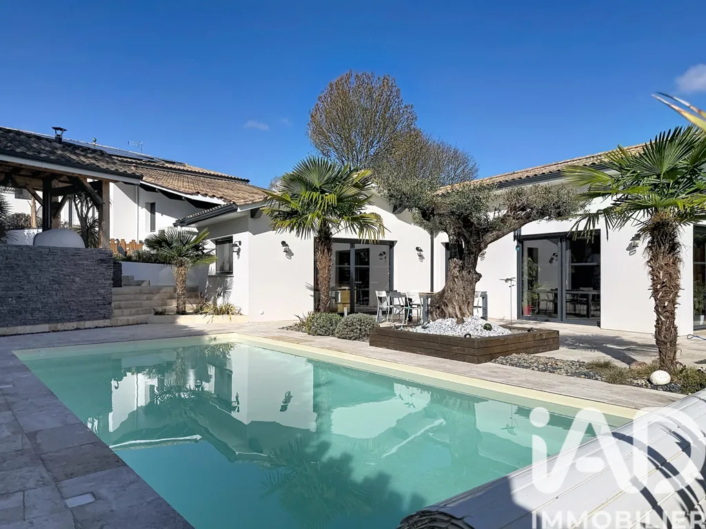 Piscine - Villa de Prestige avec Piscine à Neuvicq