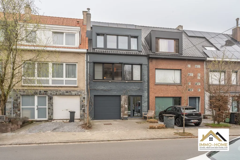 Extérieur - Appartement de 3 Chambres avec Terrasse à Sint-Amandsberg