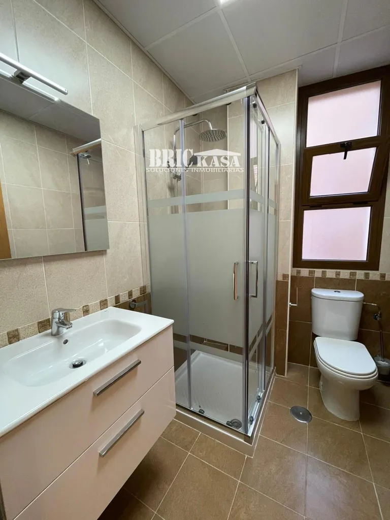 Bathrooms - Furnished Flat with Air Conditioning in Cáceres