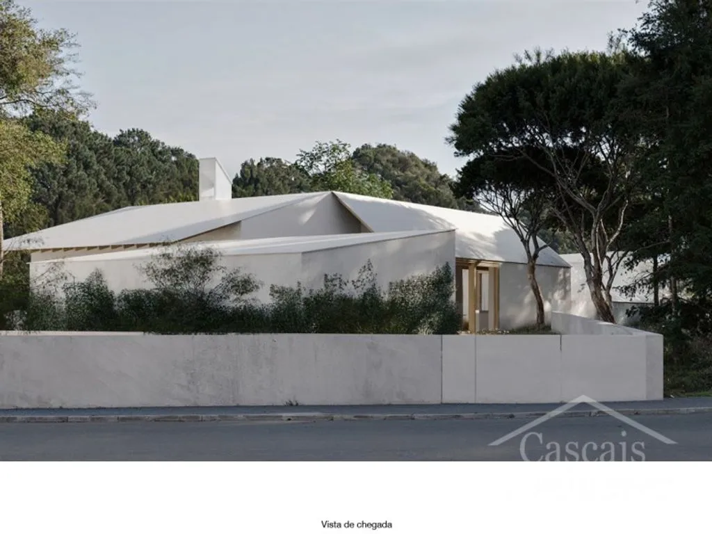 Approved Plot for T4 House in Colares, Sintra