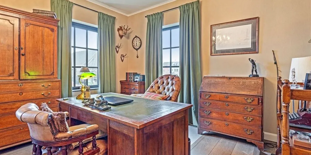Bureau - Duplex avec Vue sur le Canal à Zandhoven