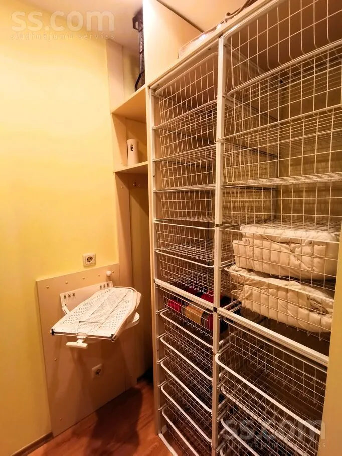 Rooms - Bright Apartment with Secure Parking in Riga Centre
