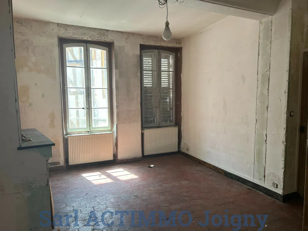 Stanze - Historic House for Renovation in Joigny