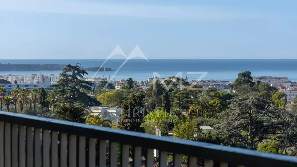 Balcon - Appartement Luxueux avec Vue Mer à Cannes