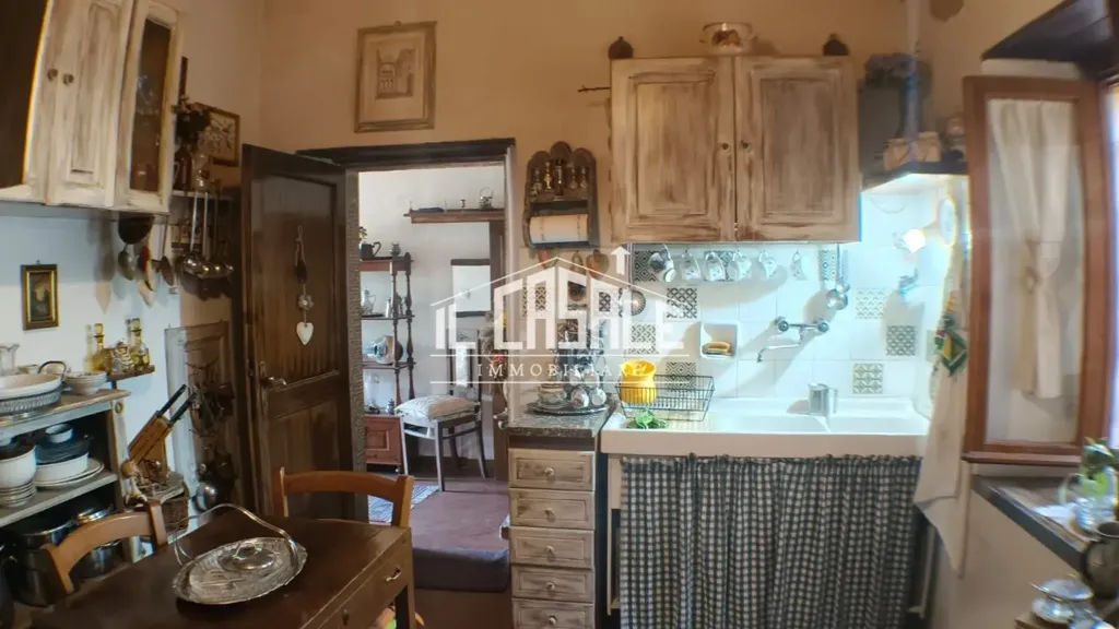 Kitchen - Rustic Cottage with Garden in Londa