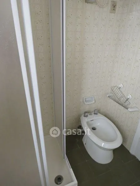 Bathrooms - Fully Furnished Flat in Urbino's Centre