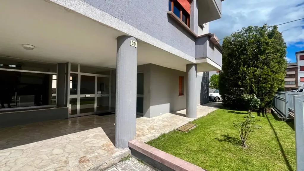Välivaade - Spacious Apartment with Balcony in Fabriano