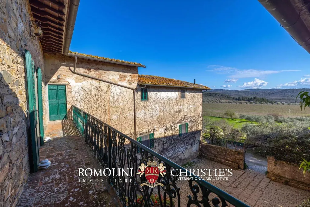 Terrass - Historical Villa with Pool in Chianti Hills