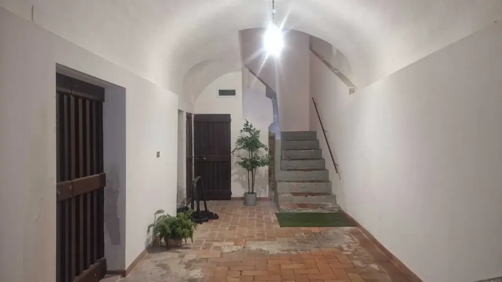 Esik - Umbrian-Style Apartment with Veranda in Todi