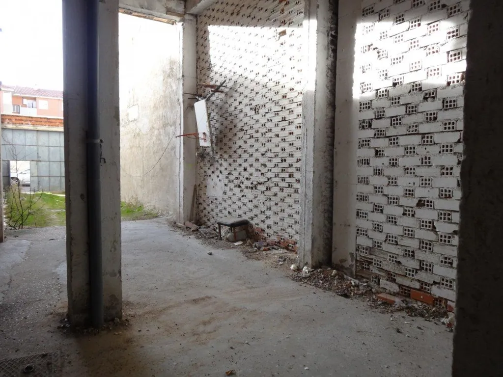 Aed - Commercial Premises for Conversion in Zamora