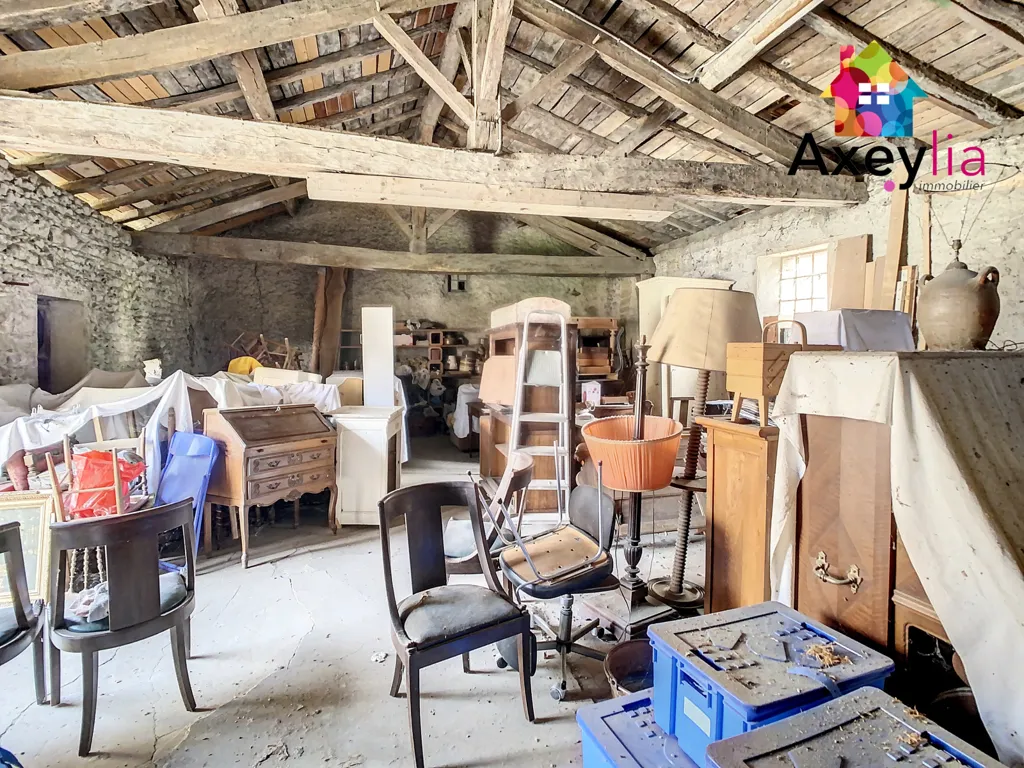 Buanderie - Tènement à Rénover au Centre de Renaison