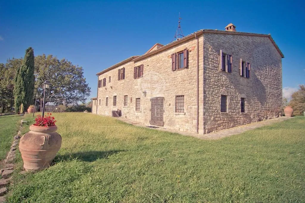 Exterior - Ancient Castle with Pool in Umbria