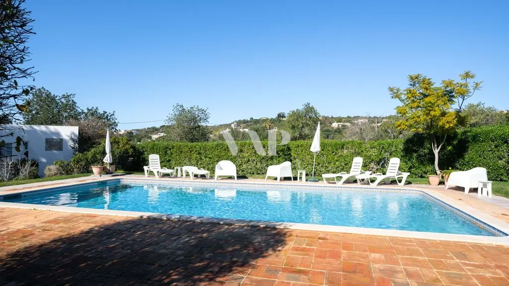 Piscine - Traditional Villa with Pool in Boliqueime