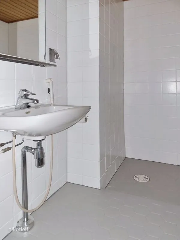 Vannitoad - Bright Penthouse Flat in Kangaslampi, Jyväskylä