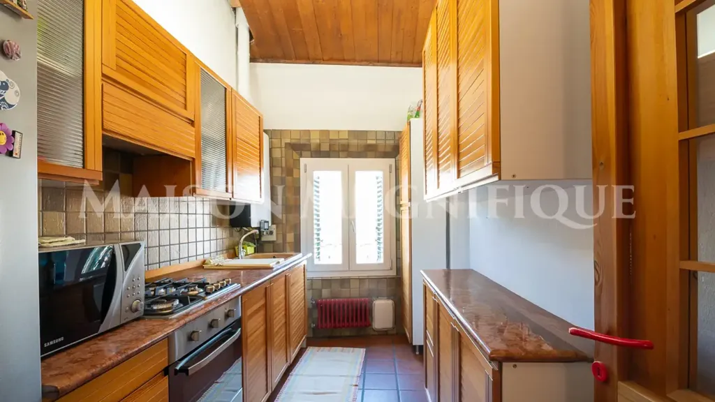 Kitchen - Prestigious Apartment with Corso Giovecca View in Ferrara