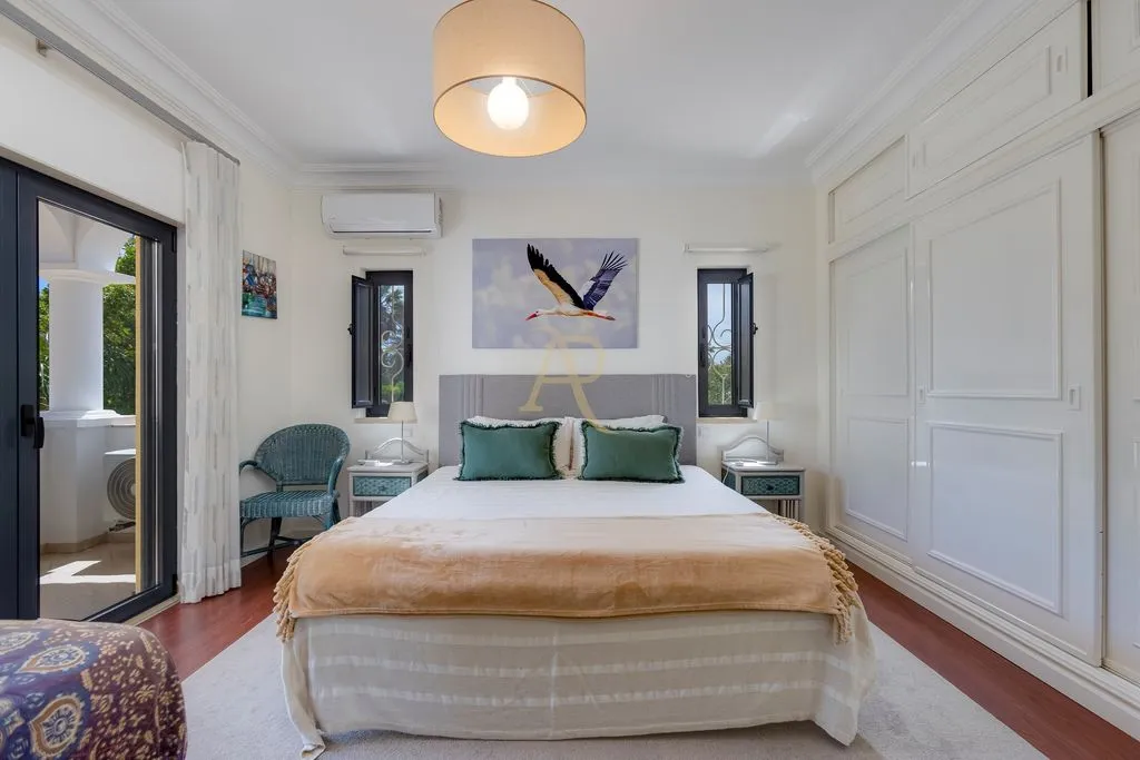 Chambres - Luxury Villa with Golf Access in Alvor