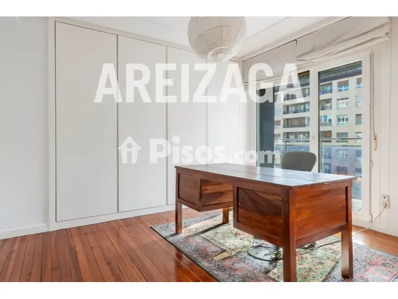 Bureau - Spacious Apartment with Terrace in Amara