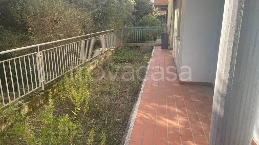 Balcon - Ground Floor Apartment with Private Garden in Perugia