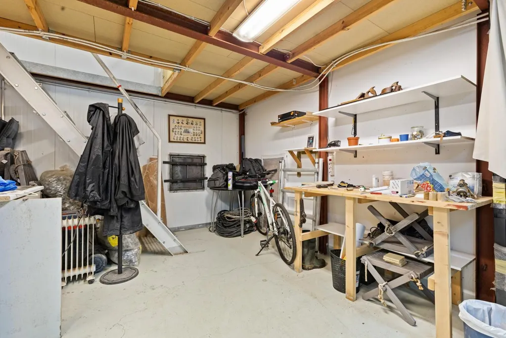 Garaaž - Industrial Unit with Loft in Hafnarfjörður