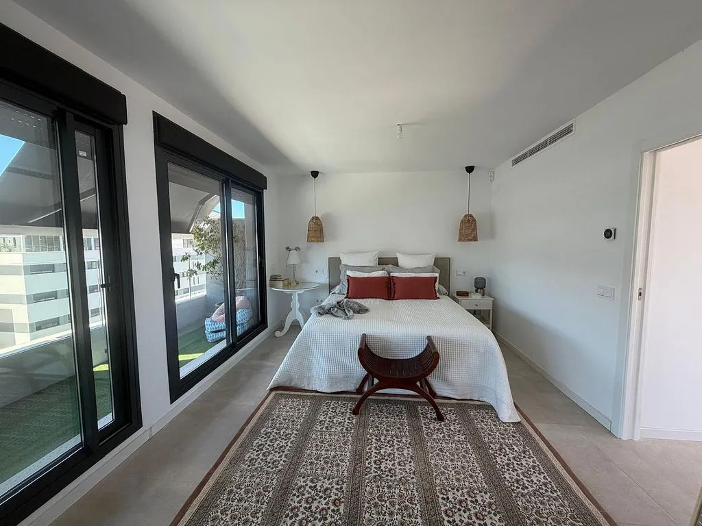 Bedrooms - Penthouse with Pool on Avenida Mar de Alborán