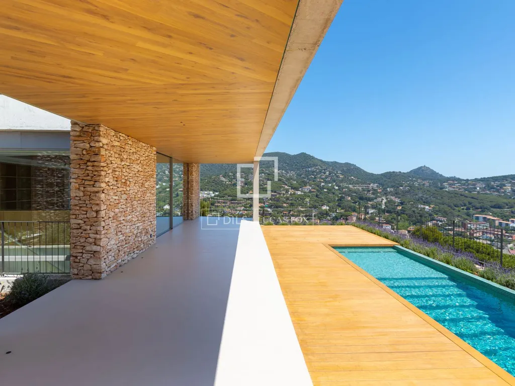 Bassein - New Build Villa with Sea View in Cabrils