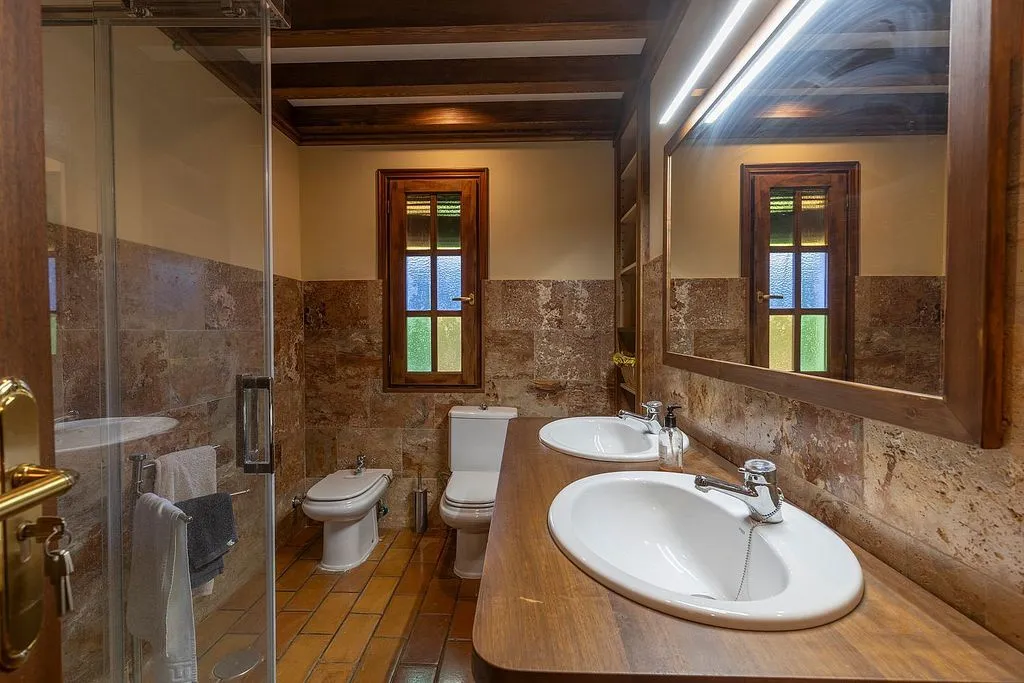 Salles de bain - Chalet with Pool and Terrace in Nívar