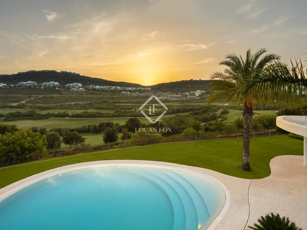 Piscina - Contemporary Villa with Pool in Estepona