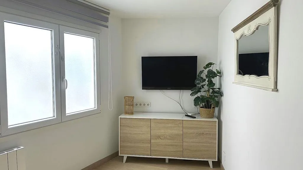 Esik - Apartment with Balcony in Castro Centre