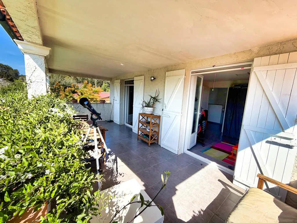 Terrasse - Villa Contemporaine avec Piscine près de Cotignac
