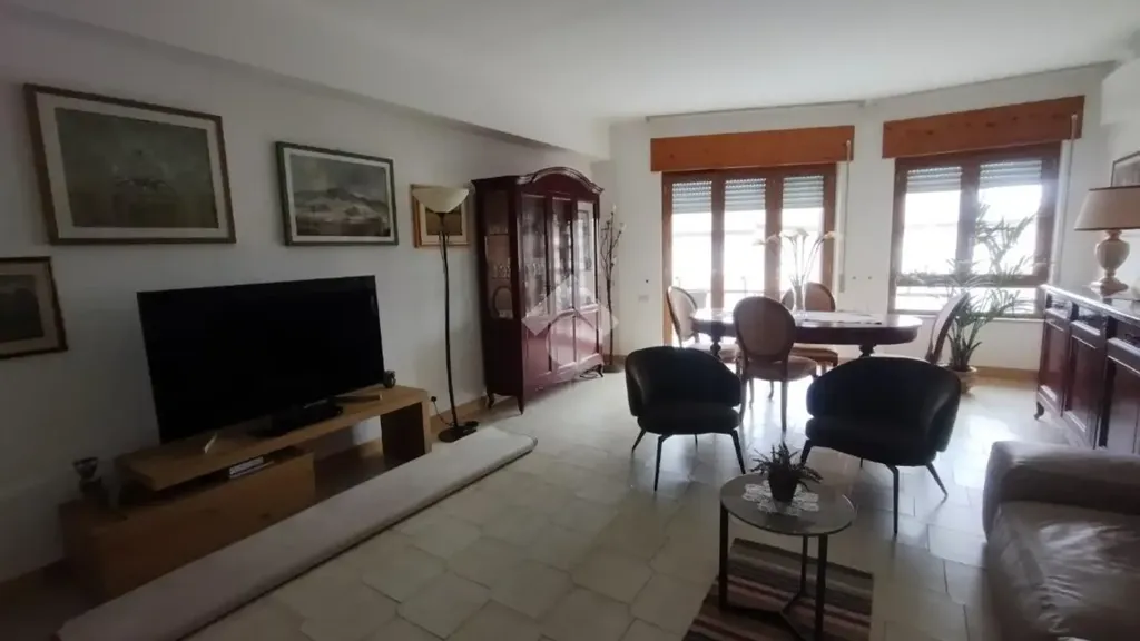 Séjour - Spacious Apartment with Balcony in Castrolibero