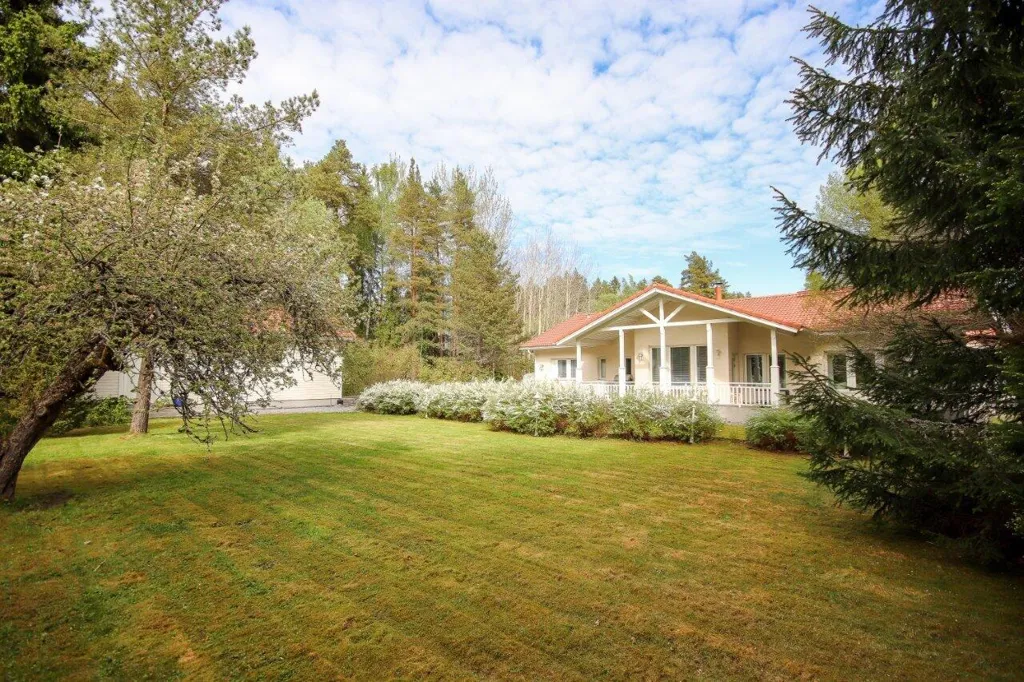 Garden - Spacious Detached House with Sauna in Parainen