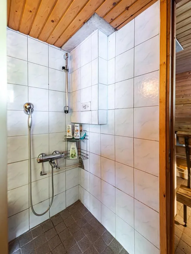 Salles de bain - Lakefront Cottage with Sauna in Ikaalinen