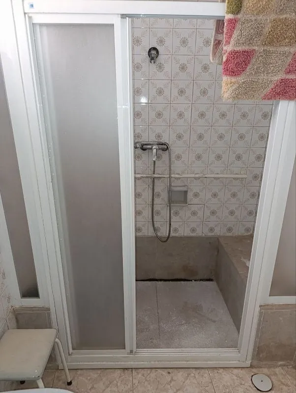 Bagni - Two-Storey House with Terrace in Valdepeñas