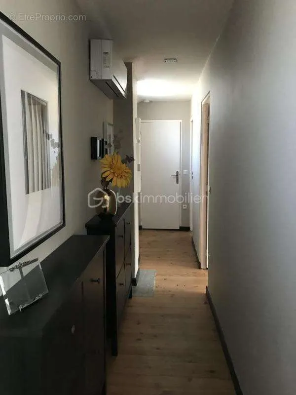 Entrée - Ensemble Immobilier avec Dépendances à Fontainebleau
