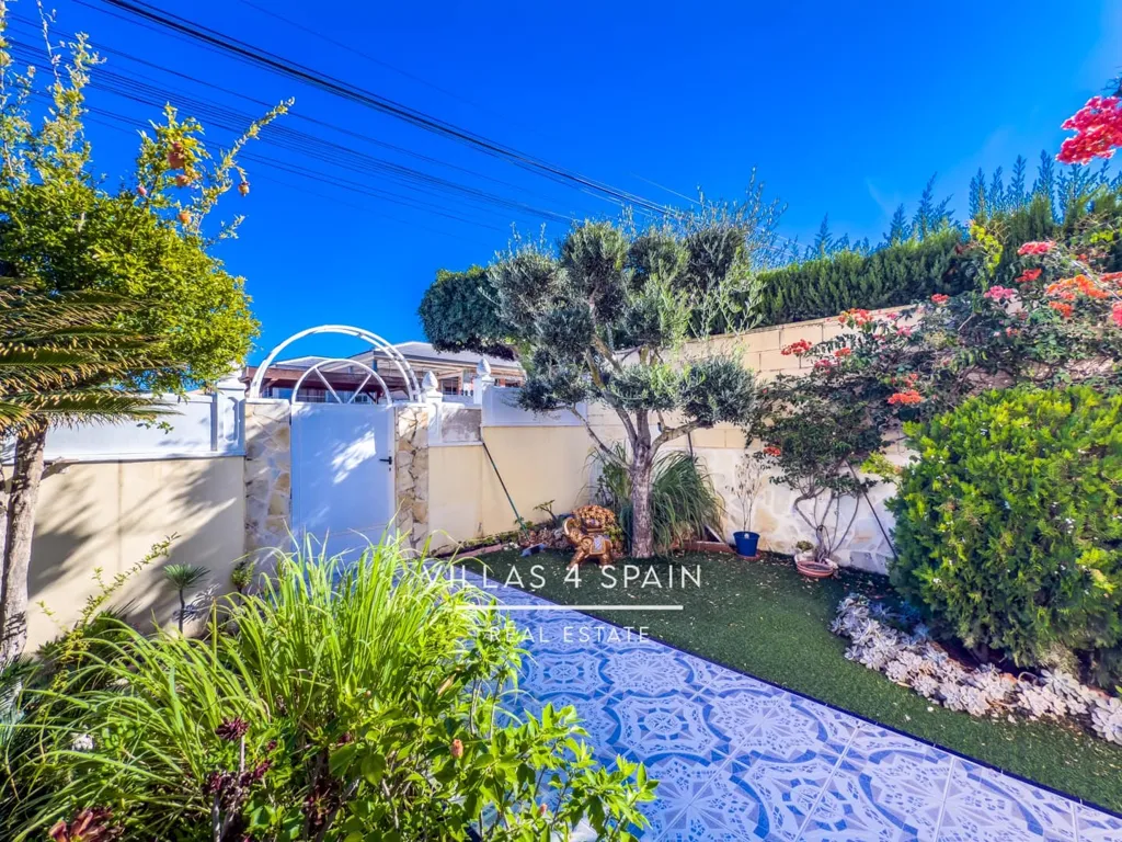 Giardino - Villa with Golf Course Views in Ciudad Quesada