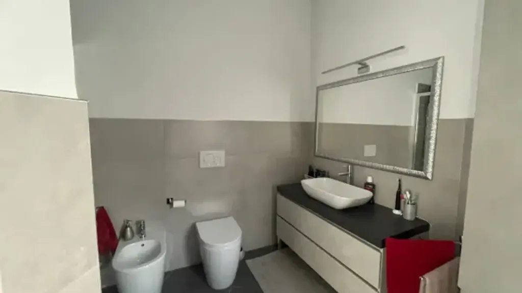 Vannitoad - Rear-Facing Apartment with Balcony in Pegli, Genoa