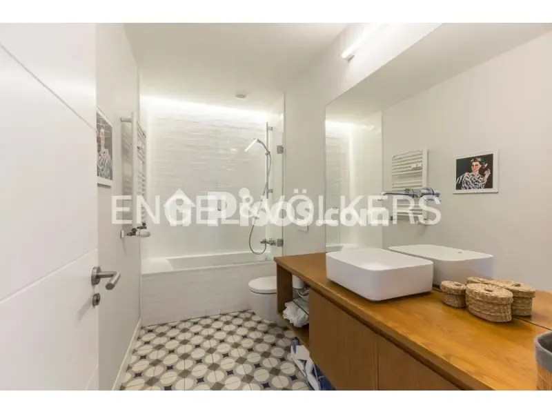 Salles de bain - Apartment with Balcony in Chamberí