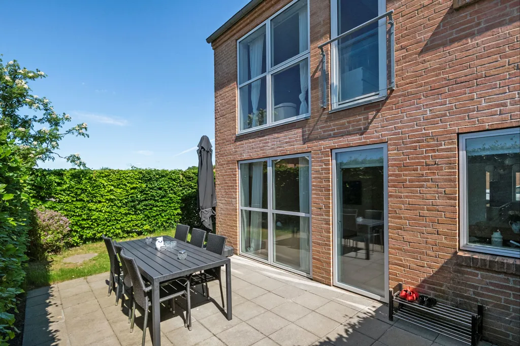 Terrasse - Enderækkehus with South-Facing Terrace in Trige
