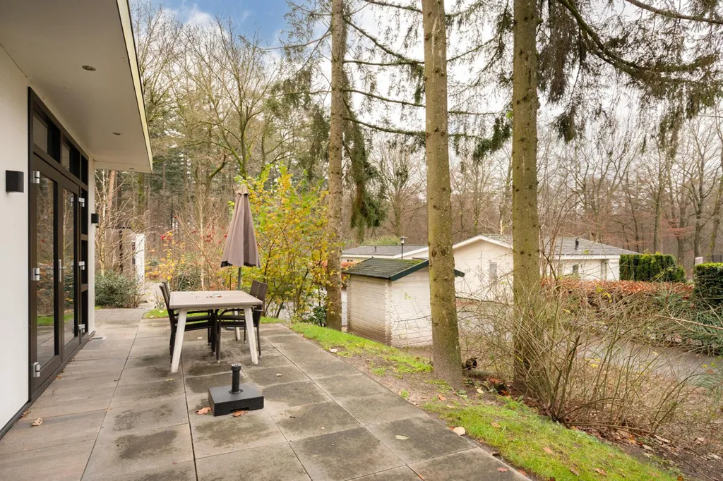 Terrasse - Modern Chalet with Garden in Lunteren
